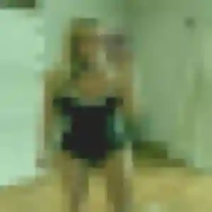 Augustine, fille de 19 ans propose plan cul à Cavalaire-sur-Mer