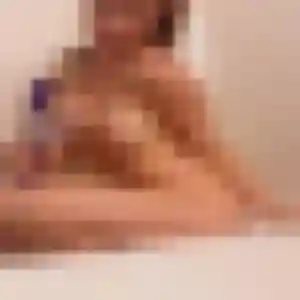 Photo privée de Rosalie, 22 ans à Collonges-au-Mont-d'Or - plan discret