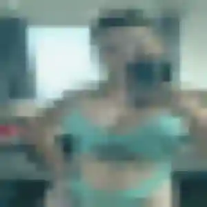 Irina, 34 ans, en ligne à Le Val pour un plan cul