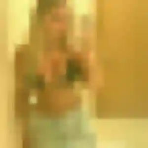 Photo privée de Celeste, 38 ans à Saint-Genis-Pouilly - rencontre coquine
