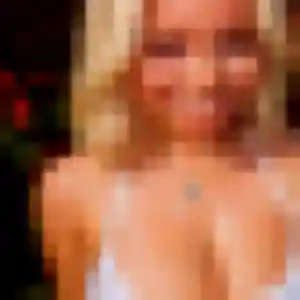 Rencontre Valentine, 24 ans à Sathonay-Camp en privé