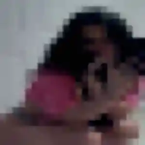 Rejoins Charline, 29 ans à Toulon en privé