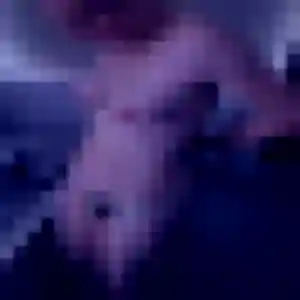 Marine, 20 ans, connectée à Villefranche-sur-Mer pour une rencontre coquine