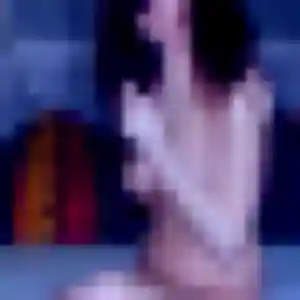 Paloma (26 ans) à Villerest propose une rencontre rapidement